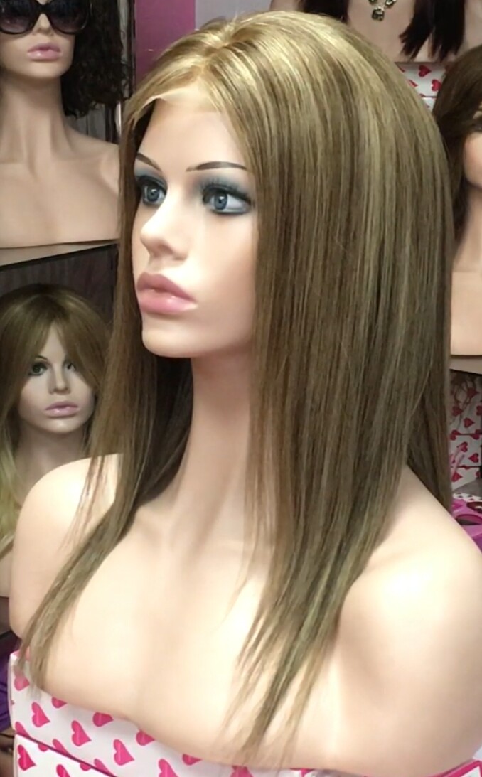 Peluca natural CLARA color 4H18 TOP de TUL transaprente efecto piel