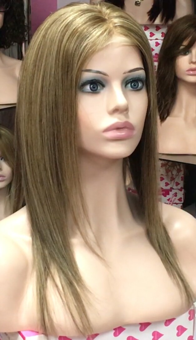 Peluca natural CLARA color 4H18 TOP de TUL transaprente efecto piel