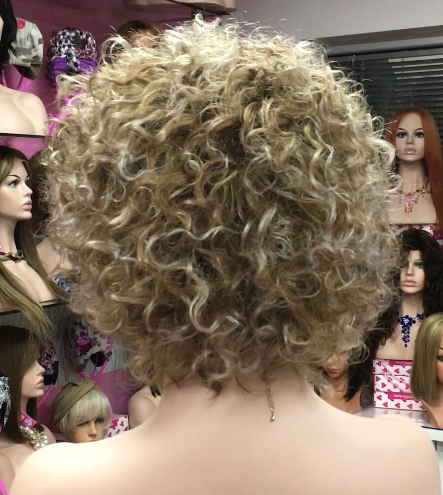 Peluca rizada natural DOLLY color 18H613 PLATA