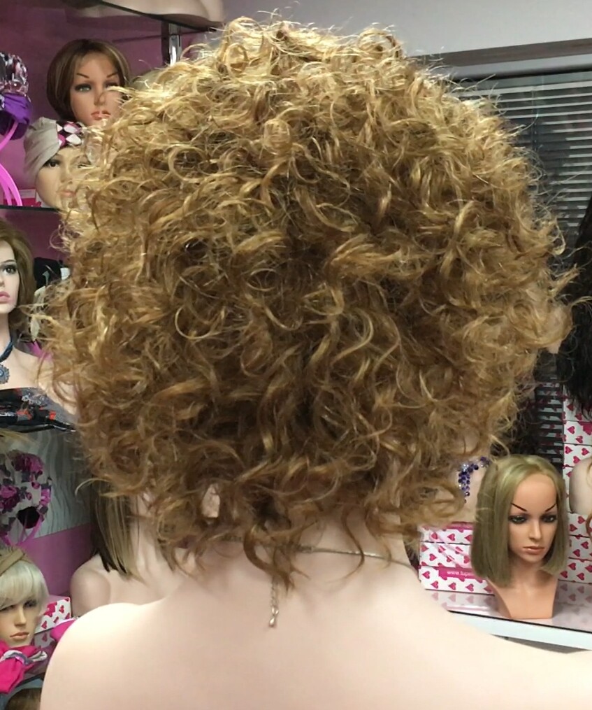 Peluca rizada natural DOLLY color 27