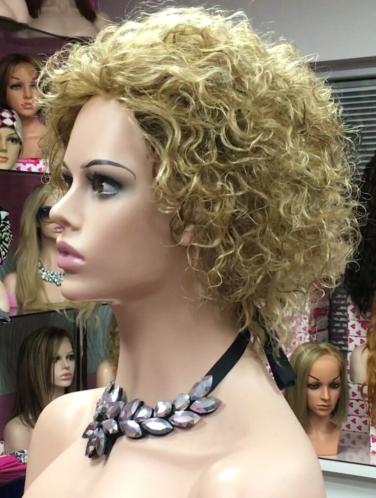 Peluca rizada natural DOLLY color 8h613