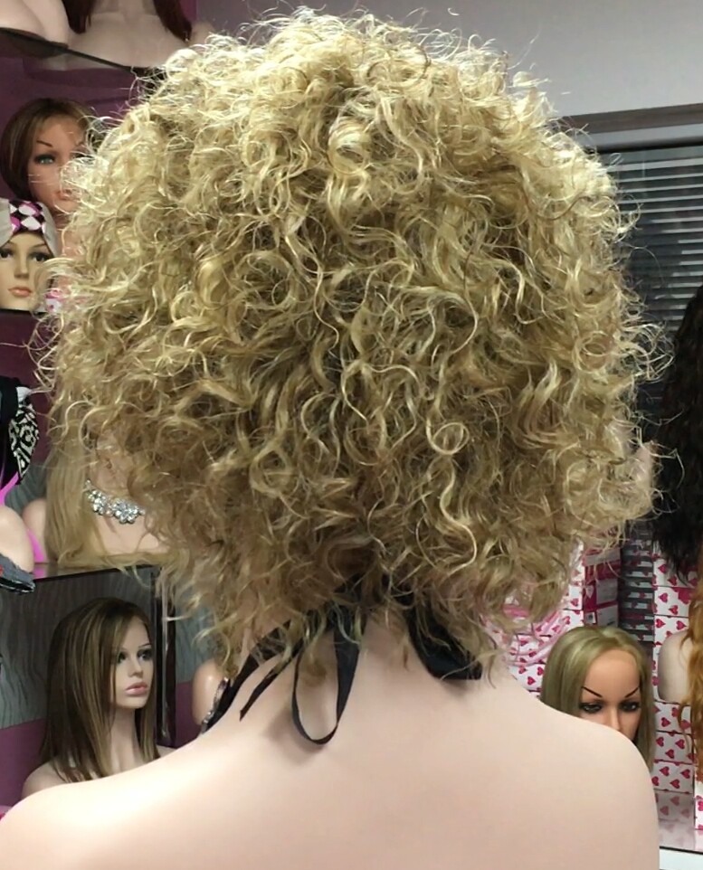 Peluca rizada natural DOLLY color 8h613
