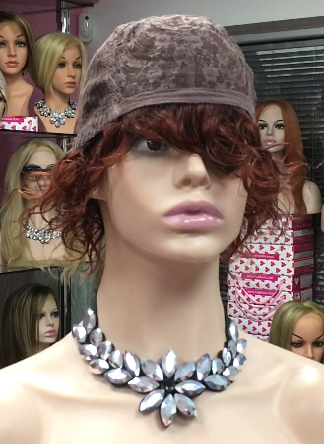 Peluca rizada natural DOLLY color 562 tinte caoba