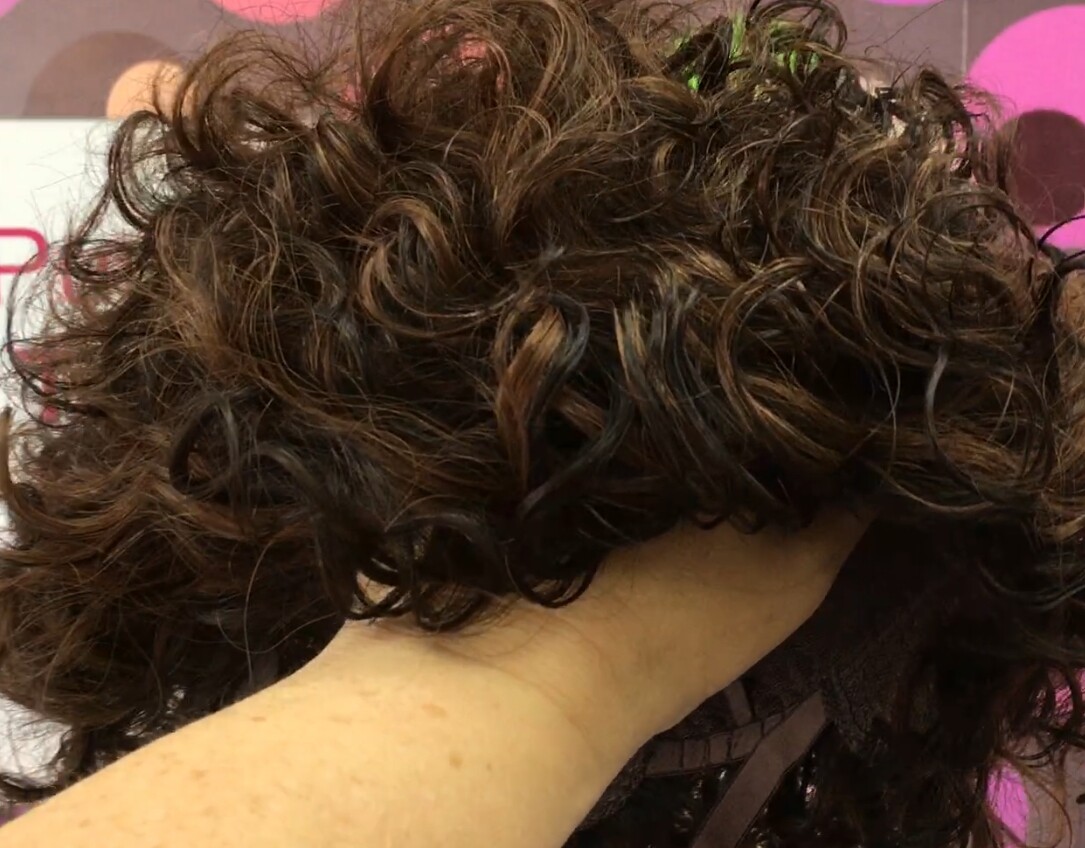 Peluca rizada natural DOLLY color 2h5