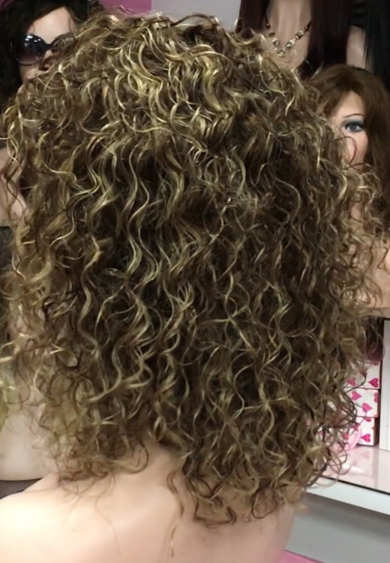 Peluca rizada natural NIRVANA color 4h16 confecc. maquina