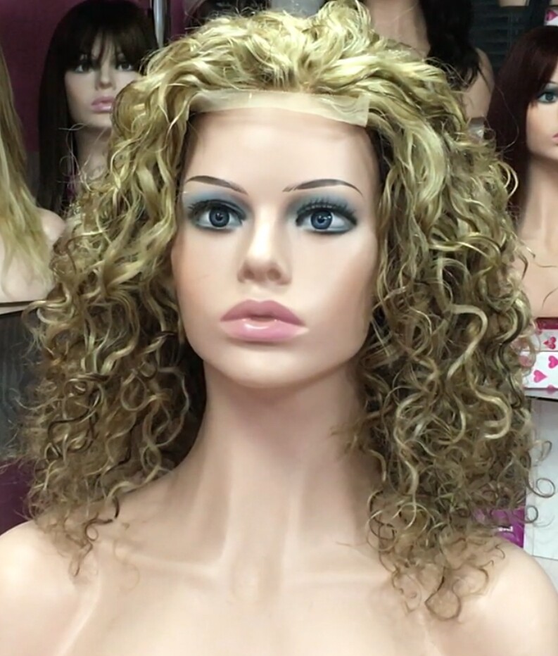 Peluca natural rizada AMALIA color 5h18 TOP de TUL transparente efecto piel