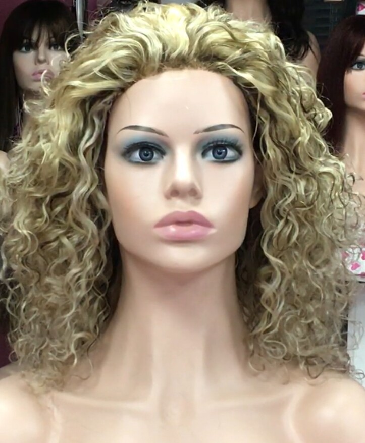 Peluca natural rizada AMALIA color 5h16 FRONTAL de TUL transparente efecto piel