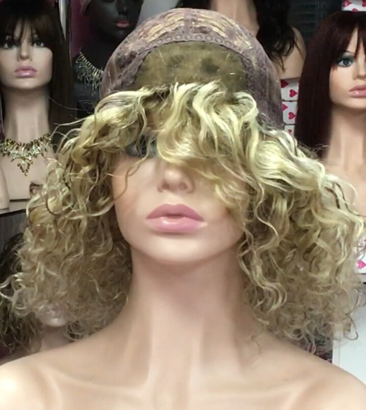 Peluca natural rizada AMALIA color 5h16 FRONTAL de TUL transparente efecto piel