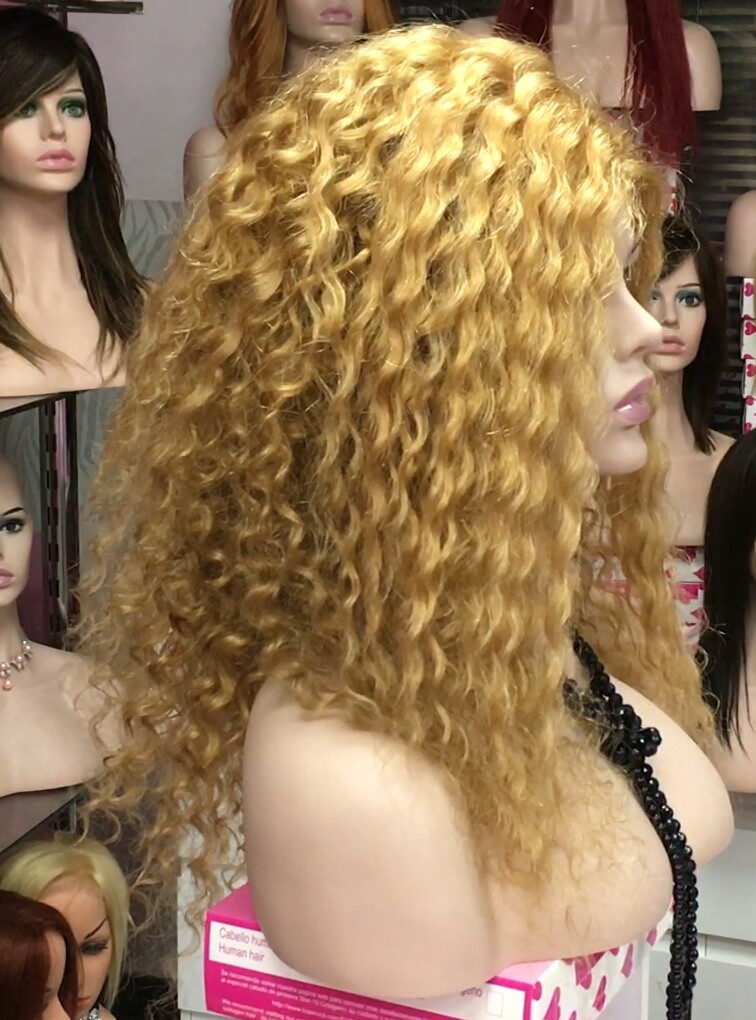 Peluca rizada natural ADELAIDE color 27 con TOP de TUL 40Cm