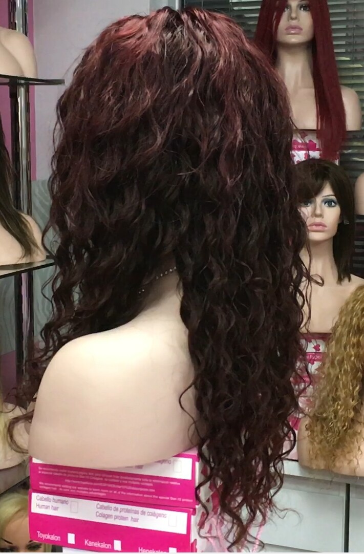 Peluca de cabello rizado natural ADELAIDE color 5.66 tinte RAYA DE TUL