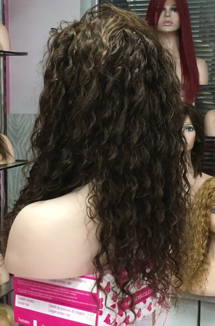Peluca de cabello rizado natural ADELAIDE color 4 CONFECCION A MAQUINA