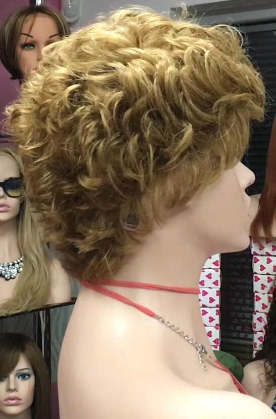 Peluca natural rizada YESSI conf maquina color 10h27