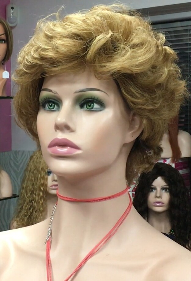 Peluca natural rizada YESSI conf maquina color 10h27
