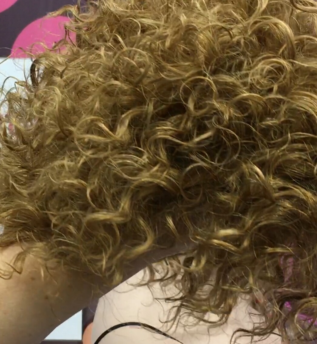 Peluca rizada natural CINTA color 27 maquina
