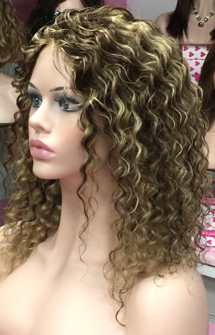 Peluca natural rizada BOU color 4h18 confeccin a maquina
