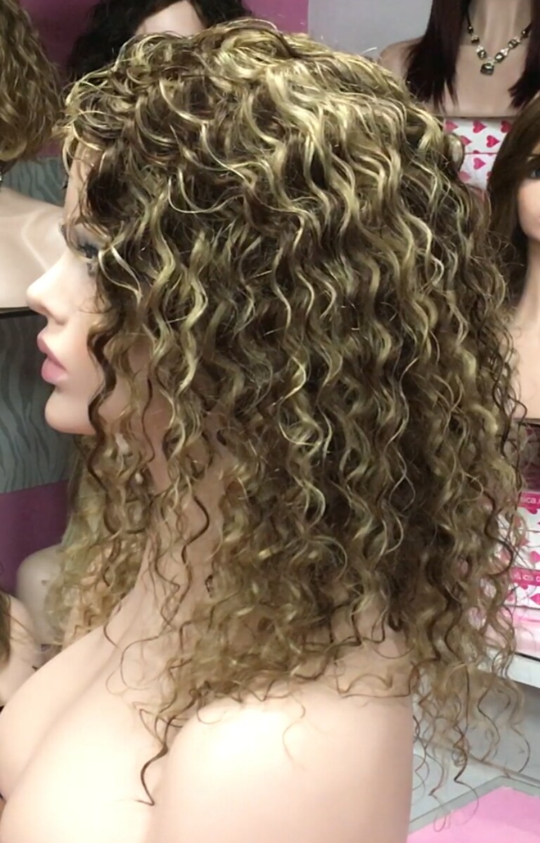 Peluca natural rizada BOU color 4h18 confeccin a maquina