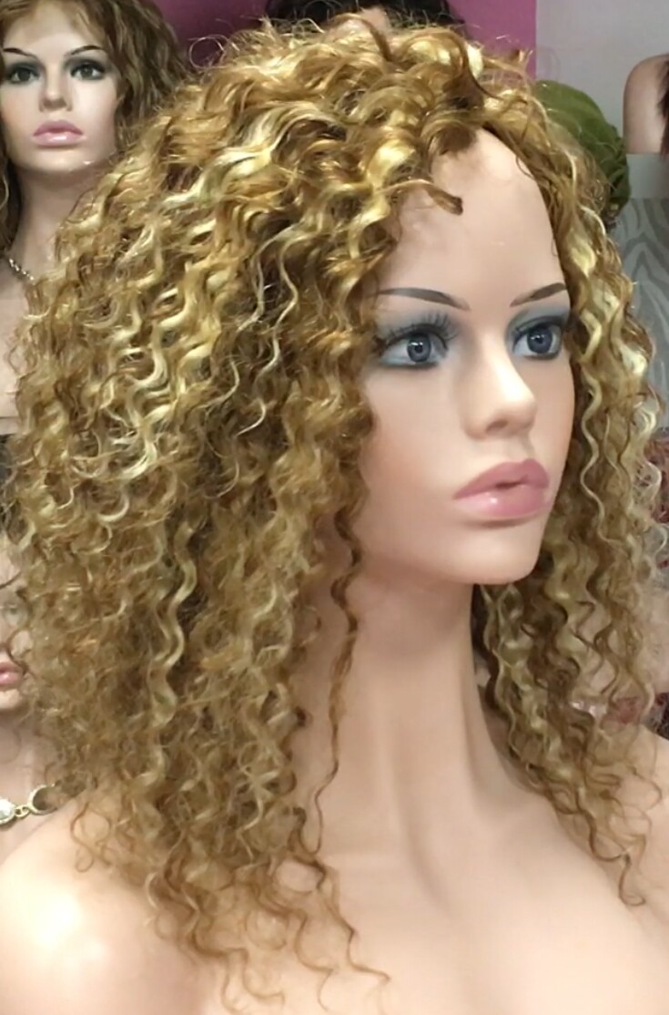 Peluca natural rizada BOU color 8h613 confeccin a maquina