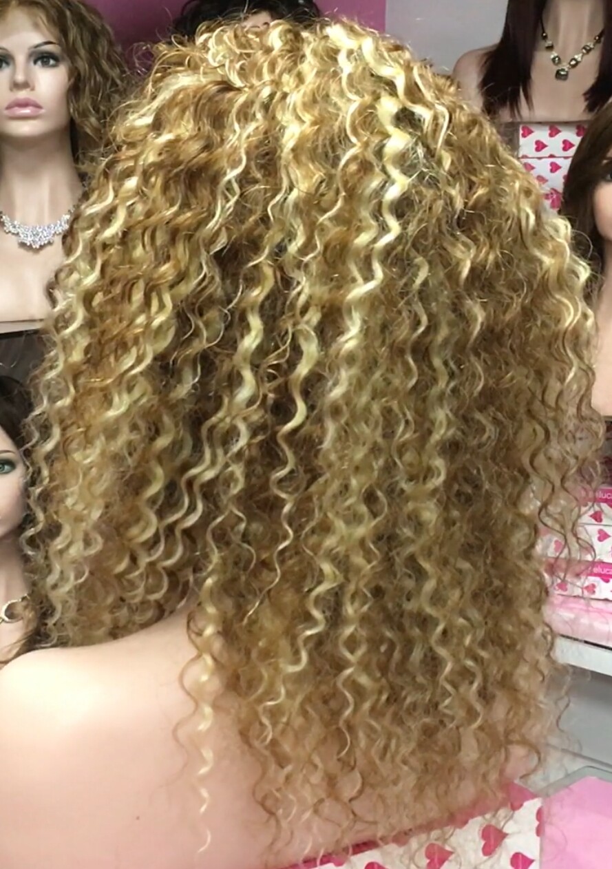 Peluca natural rizada BOU color 8h613 confeccin a maquina