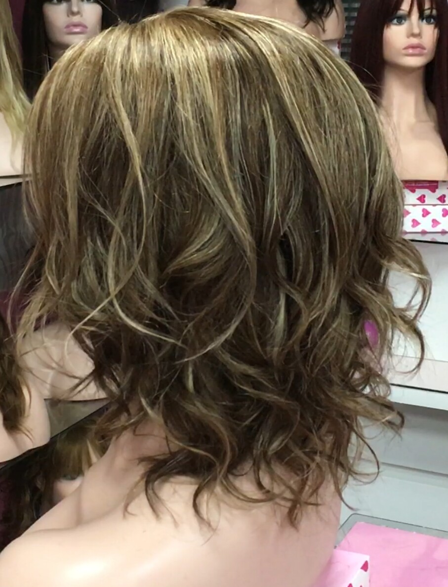 Peluca natural Wendy- ONDAS color 4H18 RAYA DE TUL