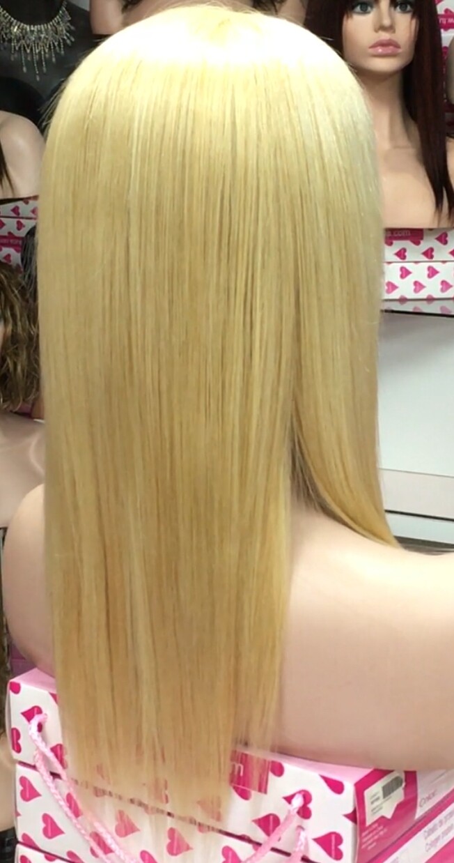 Peluca cabello natural CLARA color 613 FRONTAL de TUL transparente efecto piel