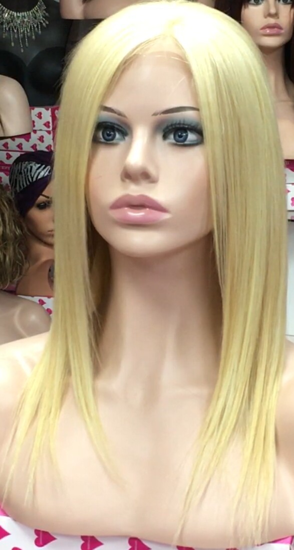 Peluca cabello natural CLARA color 613 FRONTAL de TUL transparente efecto piel