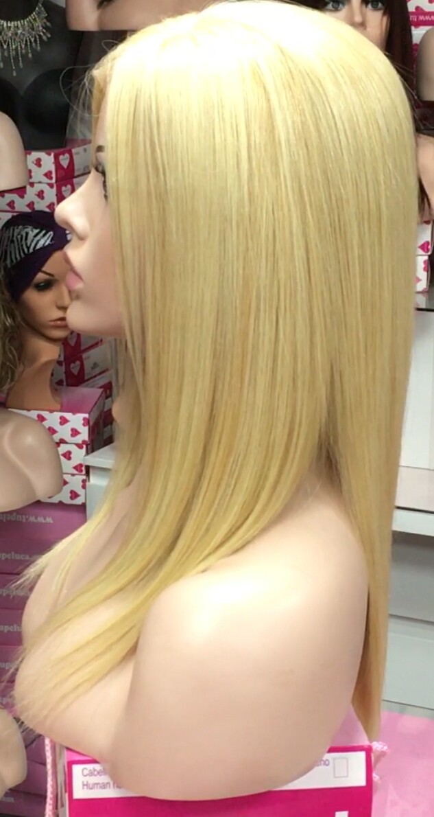 Peluca cabello natural CLARA color 613 FRONTAL de TUL transparente efecto piel