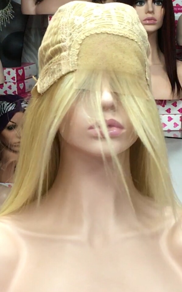 Peluca cabello natural CLARA color 613 FRONTAL de TUL transparente efecto piel