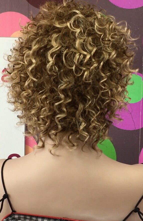 Peluca rizada natural LOLA 6h16 confecc. a MAQUINA