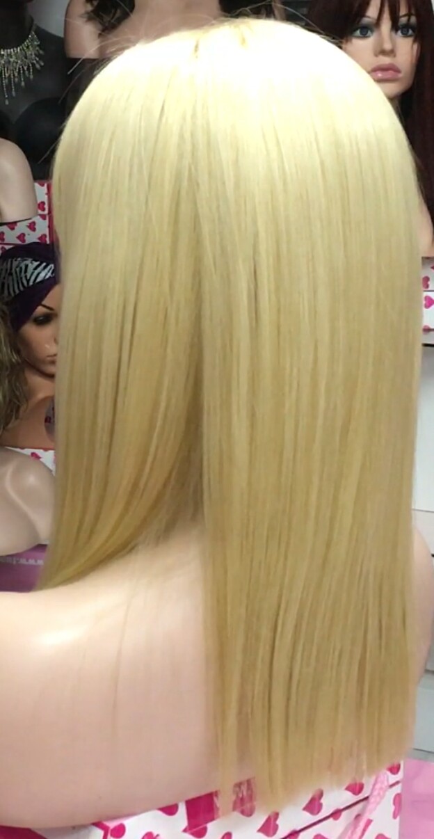 Peluca natural NATASHA color 613/plata TOP TUL