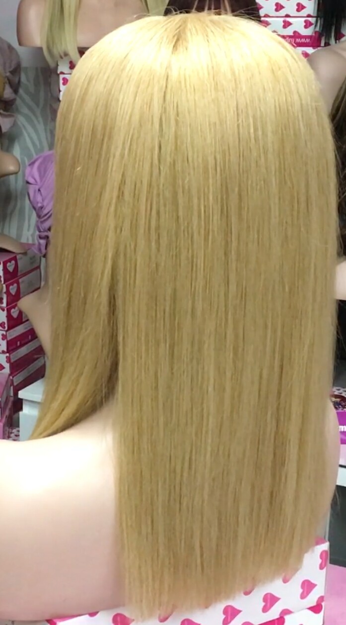 Peluca natural NATASHA color 27B INYECCION