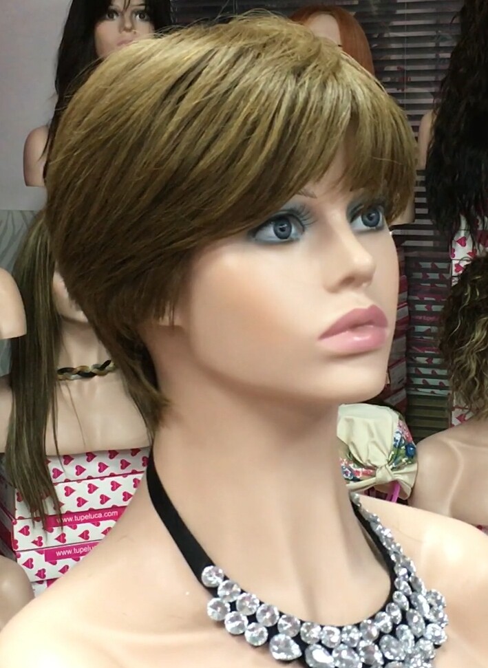 Peluca natural YANIS color 6 fleco corto confecc. maquina
