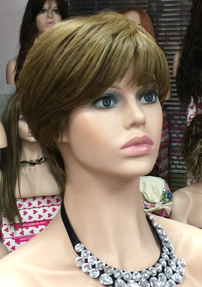 Peluca natural YANIS color 6 fleco corto confecc. maquina