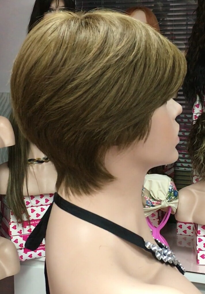 Peluca natural YANIS color 6 fleco corto confecc. maquina