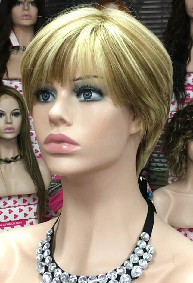Peluca natural YANIS color 8h613 fleco corto confeco.maquina