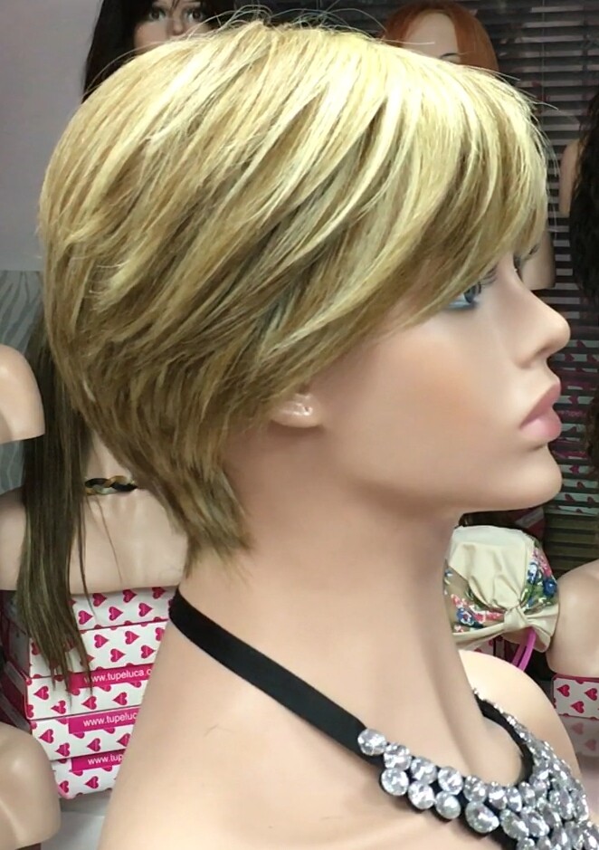 Peluca natural YANIS color 16h18 fleco corto confecc. maquina