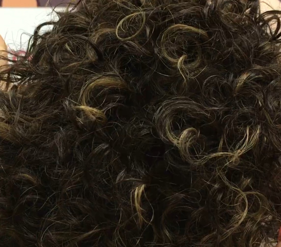 Peluca rizada natural CINTA color 2h6 maquina